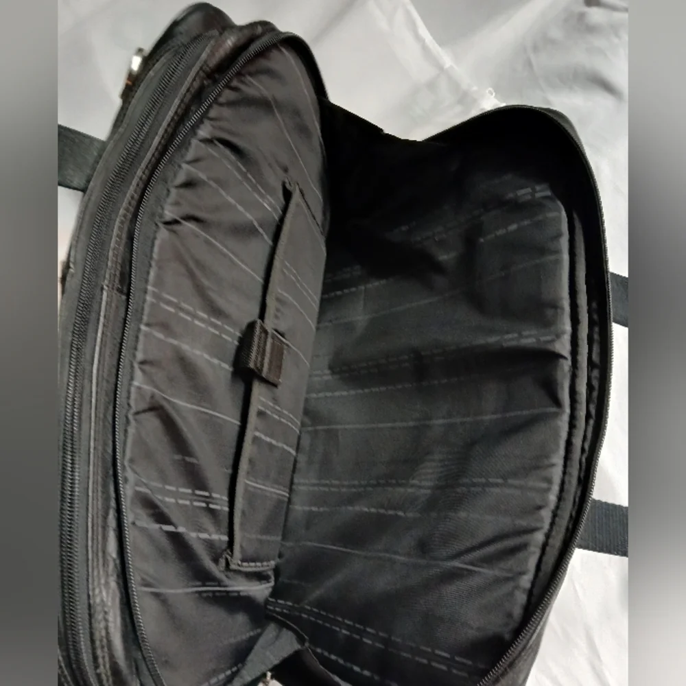 Kenneth Cole Reaction Men's Black Leather Bag